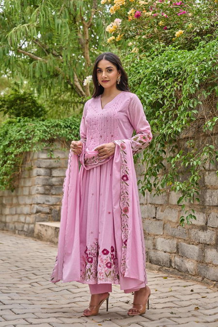 Naisha K 82 Mul Cotton Kurti Bottom With Dupatta Exporters In India